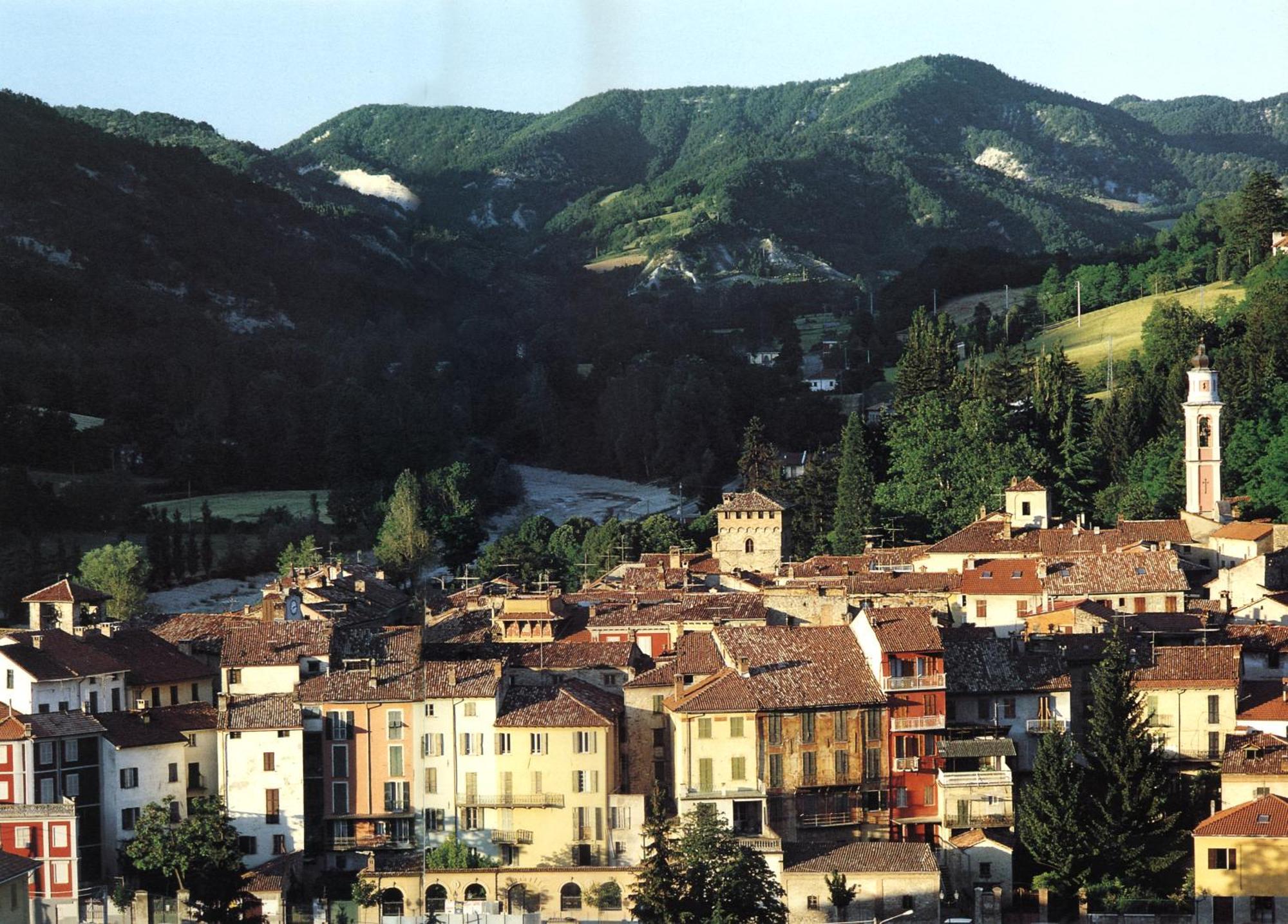 Casavacanzedezza Montecalvo Versiggia Exterior foto
