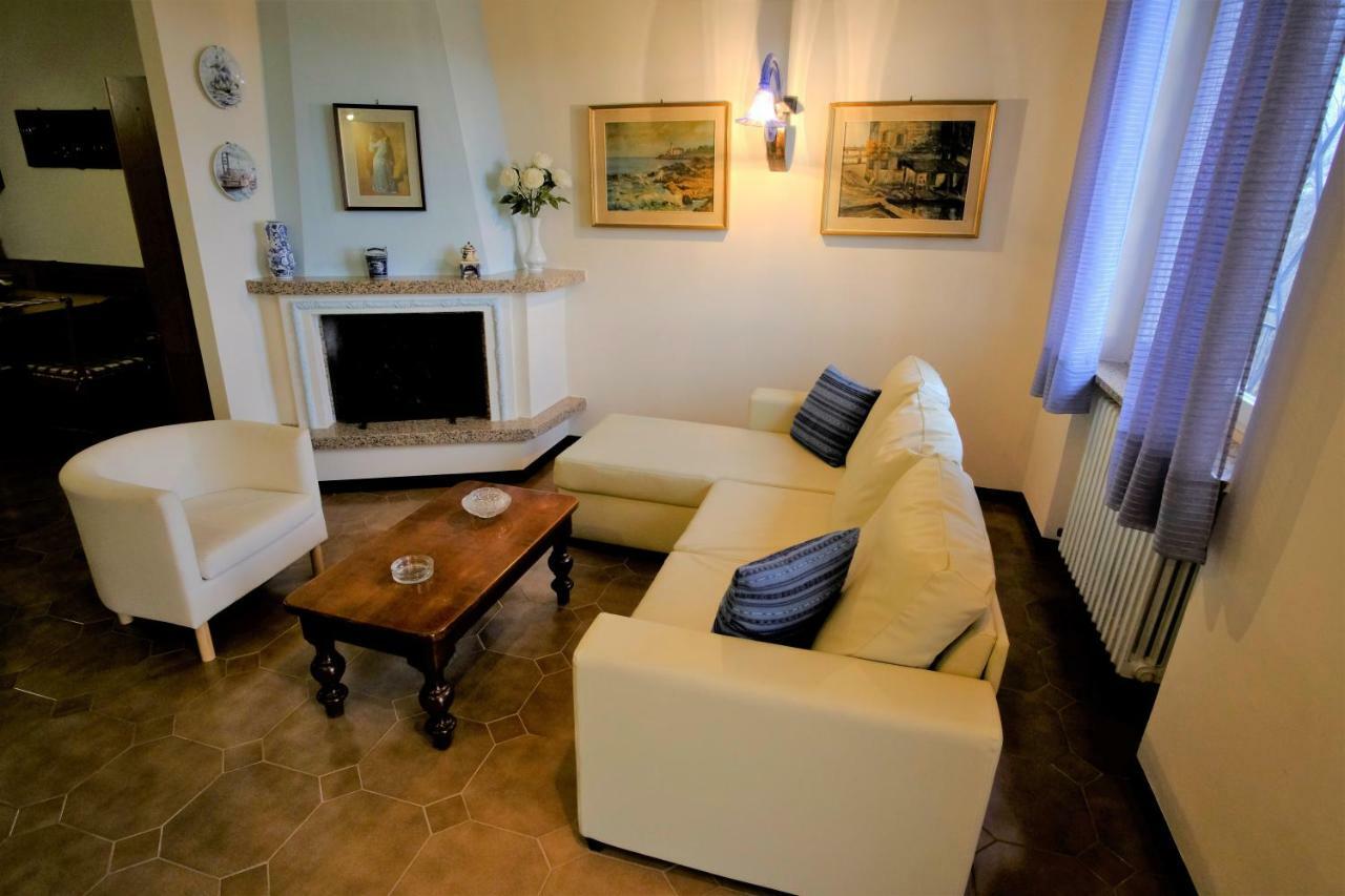 Casavacanzedezza Montecalvo Versiggia Exterior foto